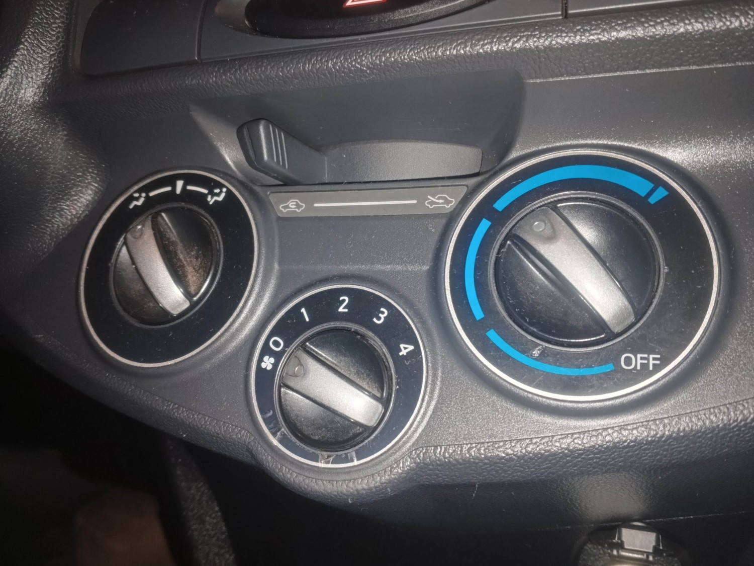 Ini Penyebab AC Mobil Kurang Dingin Maksimal Saat Siang Terik