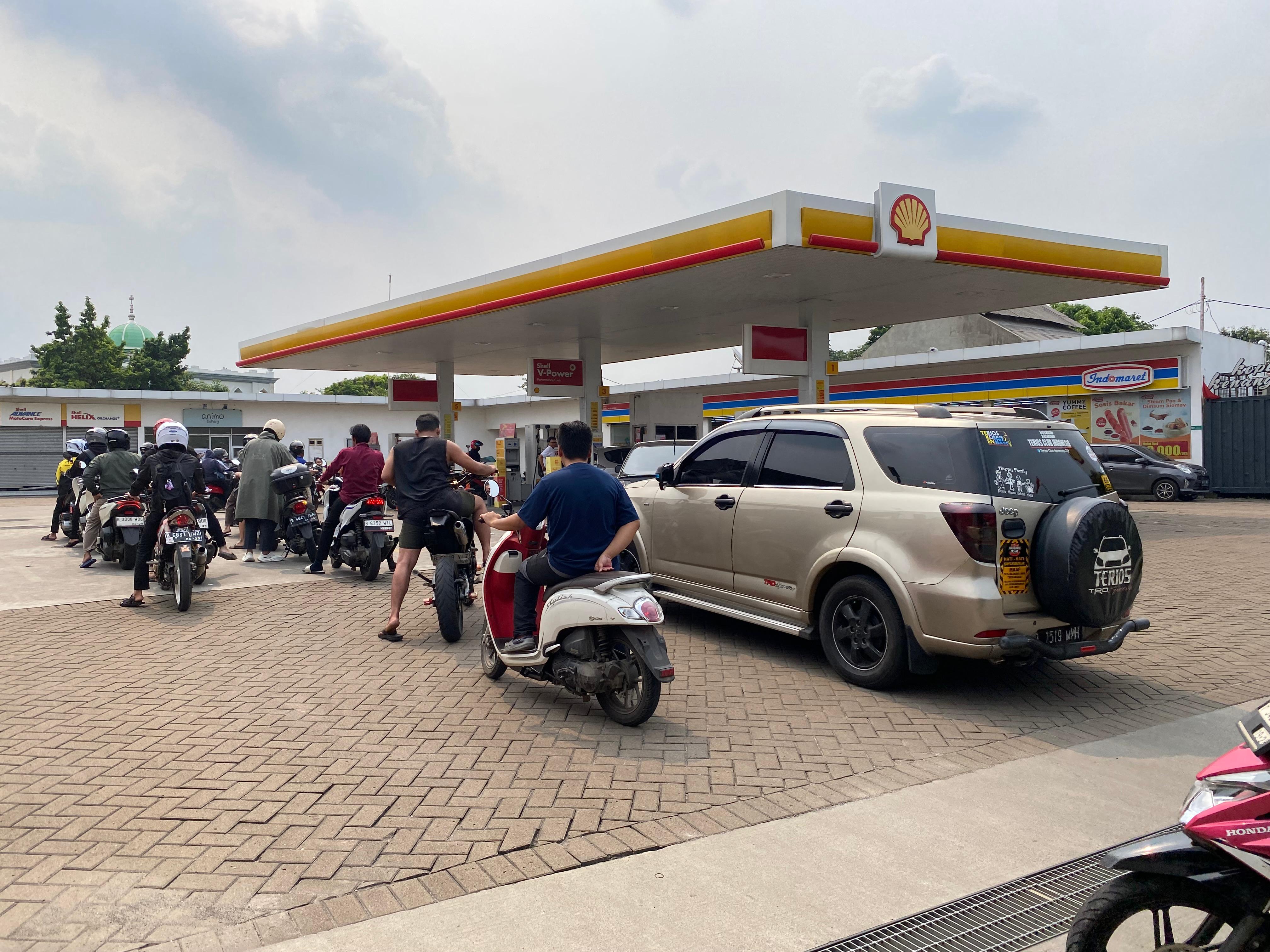 shell, shell indonesia, SPBU Shell, BBM Shell kosong, Shell Indonesia Buka Suara Terkait Isu Pengurangan Karyawan, Dampak Stok BBM Kosong