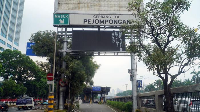 Gerbang Tol Slipi, Gerbang Tol Dibakar, Gerbang Tol Pejompongan, Gerbang Tol Dalam Kota, Revitalisasi Gerbang Tol, Daftar Gerbang Tol Dalam Kota Jakarta Lakukan Pembatasan, Banyak Jenis Kendaraan Ditolak Masuk