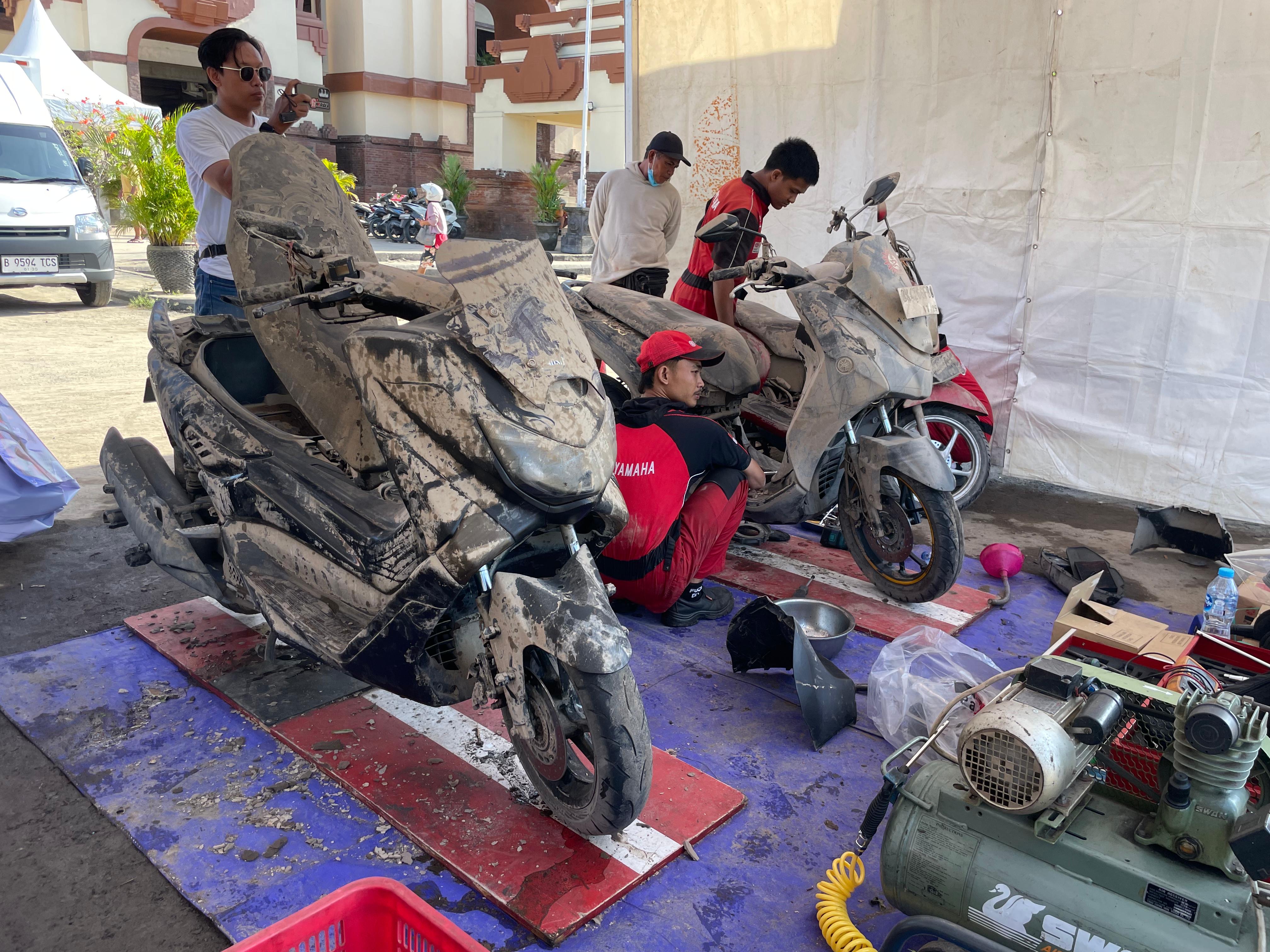 yamaha, yamaha indonesia, yamaha peduli banjir, banjir Bali, Posko Yamaha Untuk Bali, Posko Yamaha Untuk Bali, Warga Terdampak Banjir Dipersilakan Datang Servis Gratis