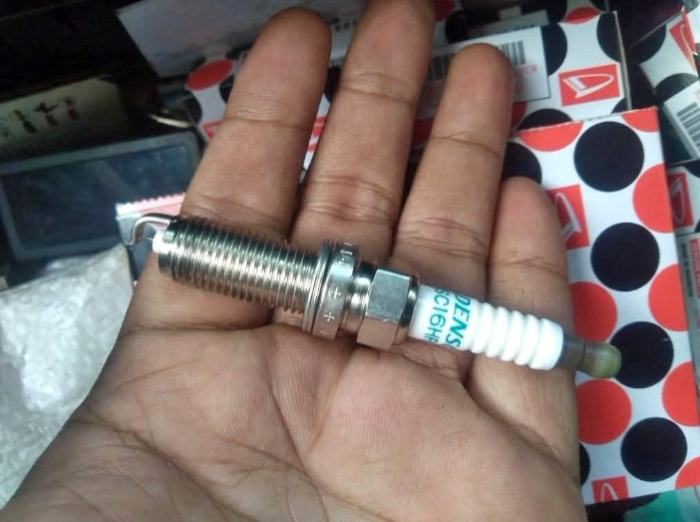 mobil, ganti, busi, busi mobil, ganti busi, iridium, Kapan Waktu Ideal Ganti Busi Mobil? Segini Saran Patokan Kilometernya