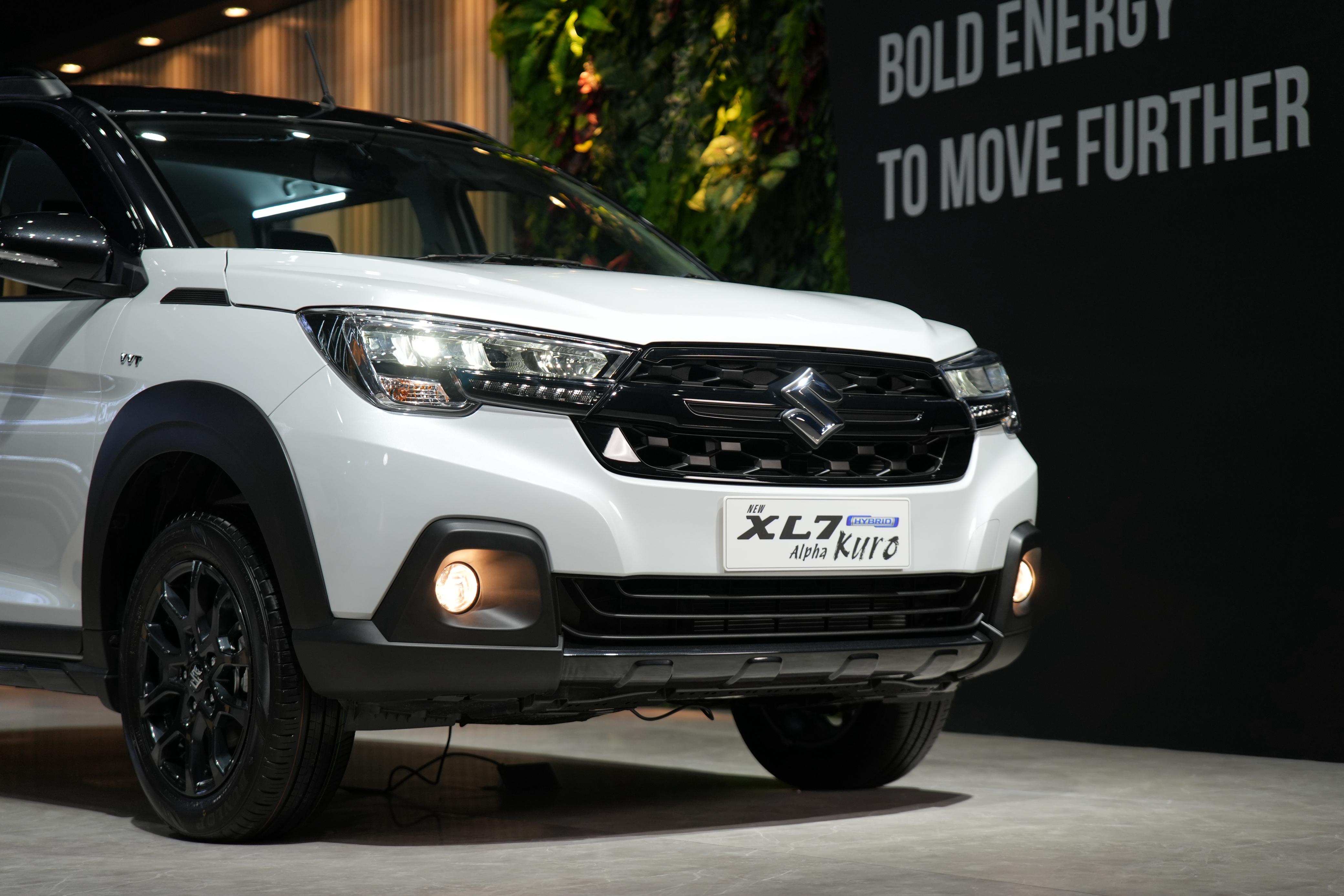 suzuki, pt sis, Harga Suzuki XL7, Suzuki New XL7 Hybrid Alpha Kuro, Daftar Harga Suzuki XL7 Alpha Kuro, Dapat Sembilan Penyempurnaan