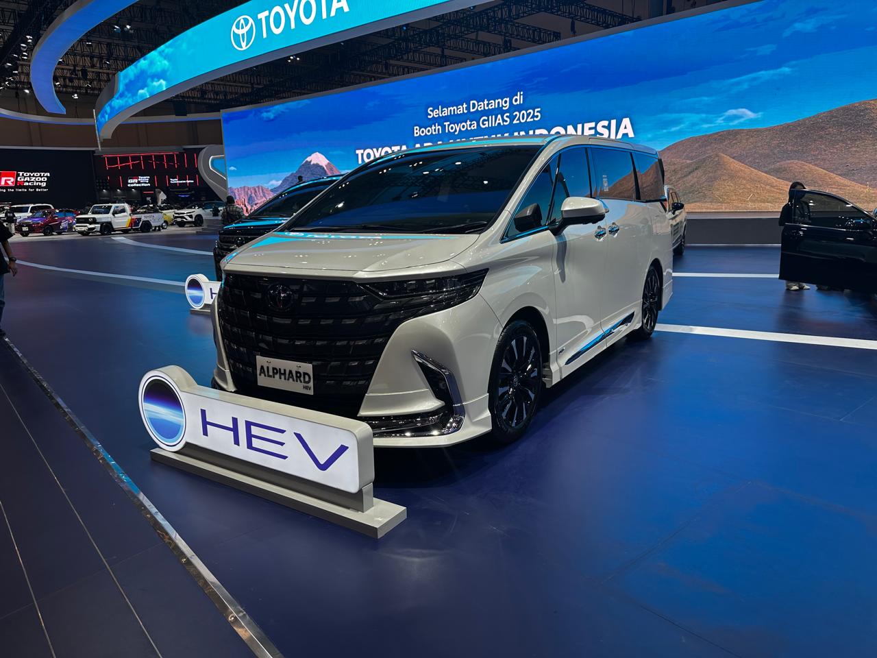 penjualan, toyota alphard, wholesales, MPV Mewah, Denza D9, agustus 2025, Penjualan MPV Mewah di Indonesia Agustus 2025, Ini Dia Rajanya