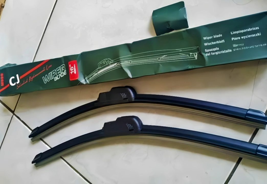 mobil, wiper, wiper mobil, karet wiper, Wiper bermasalah, ganti wiper, Kapan Waktu Ideal Ganti Karet Wiper Mobil? Ini Jadwal Rekomendasinya