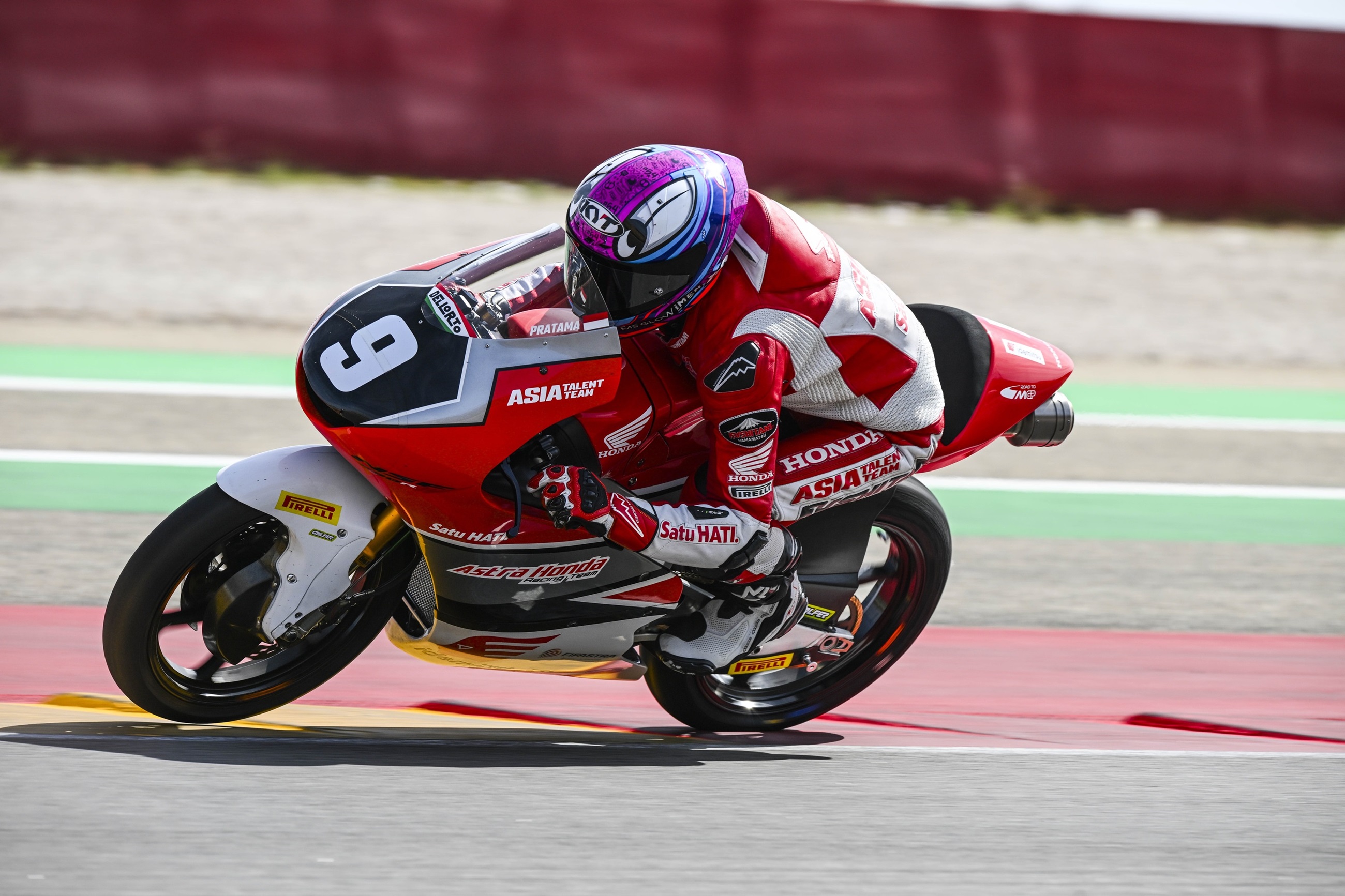european talent cup, Honda NSF250RW, Veda Ega Pratama, juniorgp, FIM JuniorGP, M Kiandra Ramadhipa, Mengenal Honda NSF250RW Tunggangan Pembalap AHM di JuniorGP dan ETC, Kecil Cabe Rawit
