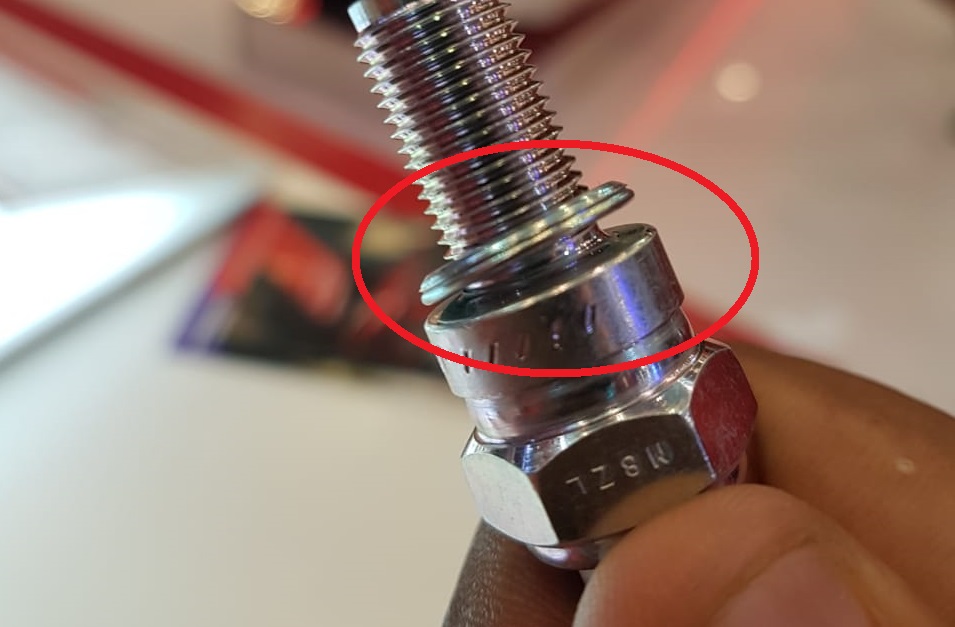 motor bekas, busi motor, ring busi, efek lepas ring busi, risiko lepas ring busi, Ini Sebabnya Ring Yang Ada di Busi Motor Jangan Sampai Dilepas
