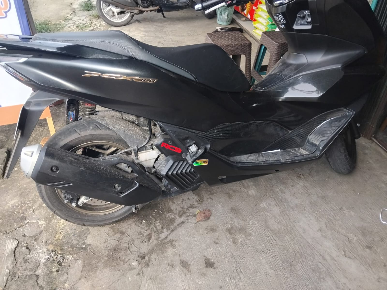 honda, sokbreker, prima shockbreaker cibubur, Honda PCX160, double sokbreker, Ini Efeknya Kalau Sokbreker Motor Matic Double Cuma Dipasang Sebelah