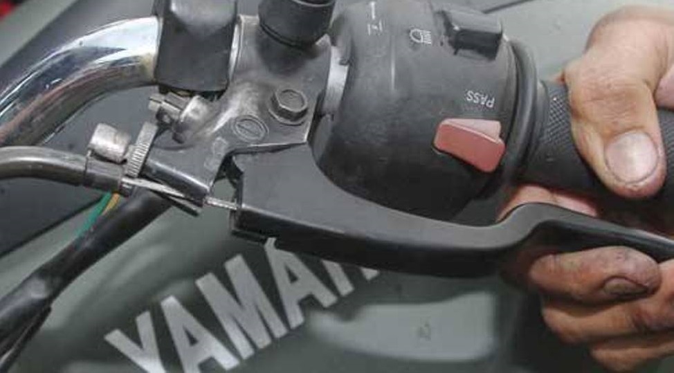 motor bekas, kabel kopling, gejala kabel kopling mau putus, gejala kabel kopling motor mau putus, ciri kabel kopling motor bekas mau putus, Kenali Gejala Kabel Kopling Motor Bekas Minta Ganti, Putus Bikin Keringet Dingin