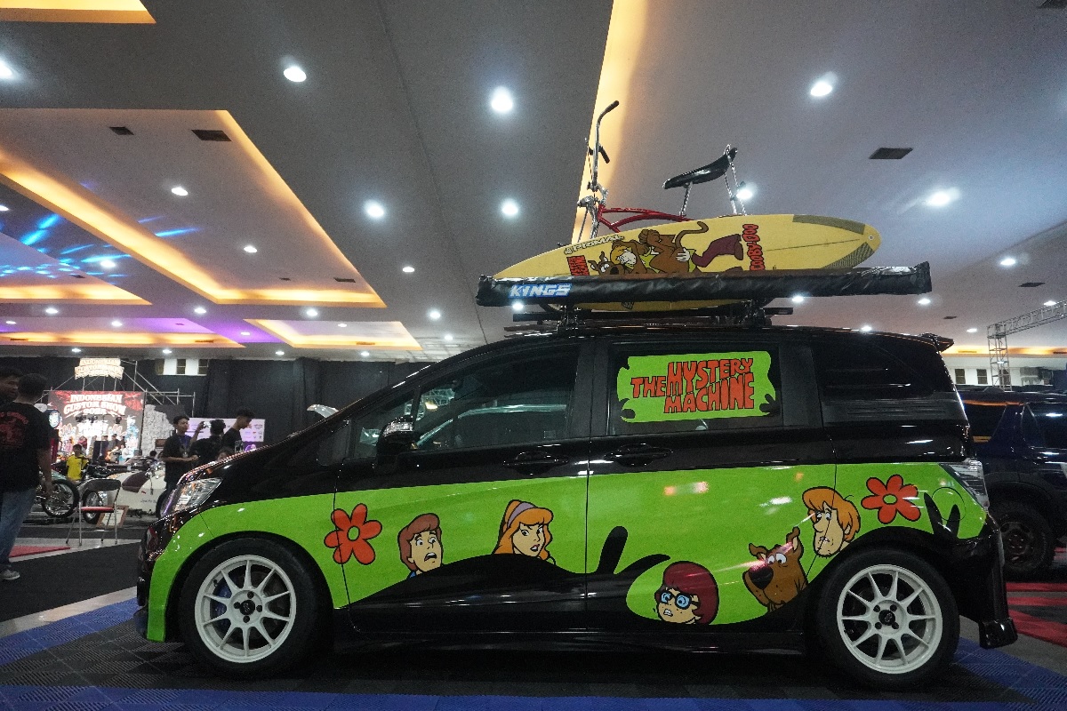 modifikasi honda freed, Indonesian Custom Show (ICS), honda freed 2010, indonesian custom show 2025, honda freed spike hybrid, Honda Freed Spike Hybrid Convert, Honda Freed Spike Hybrid Mejeng di ICS 2025, Stiker Bikin Nostalgia Masa Kecil