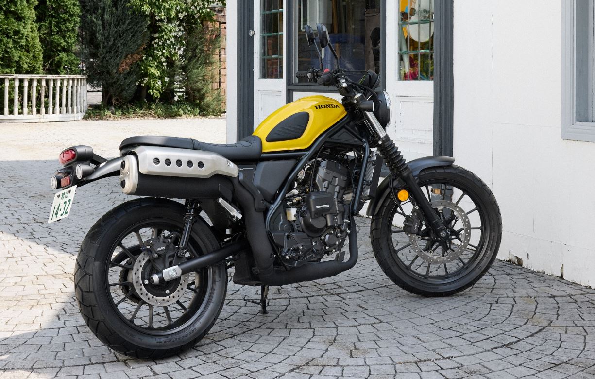 jepang, motor baru, scrambler, honda cl250, Honda E-Clutch, Oper Giginya Mirip Motor Bebek, Scramber Retro Baru Honda Ini Bisa Jalan 415 KM Sekali Full Tank