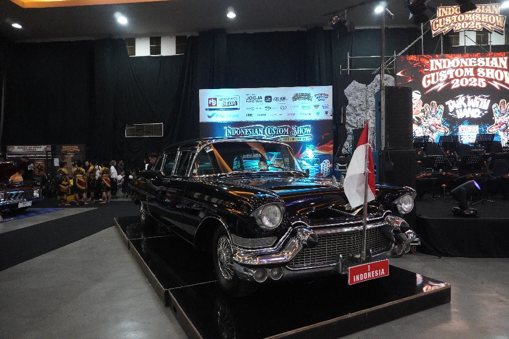 cadillac, Cadillac Fleetwood 75 Limousine, mobil dinas presiden soekarno, Indonesian Custom Show (ICS), Cadillac Series 62, modil dinas wapres era Soekarno, Panjang Hampir 6 Meter, Dua Mobil Dinas Era Presiden Soekarno Mejeng di ICS 2025