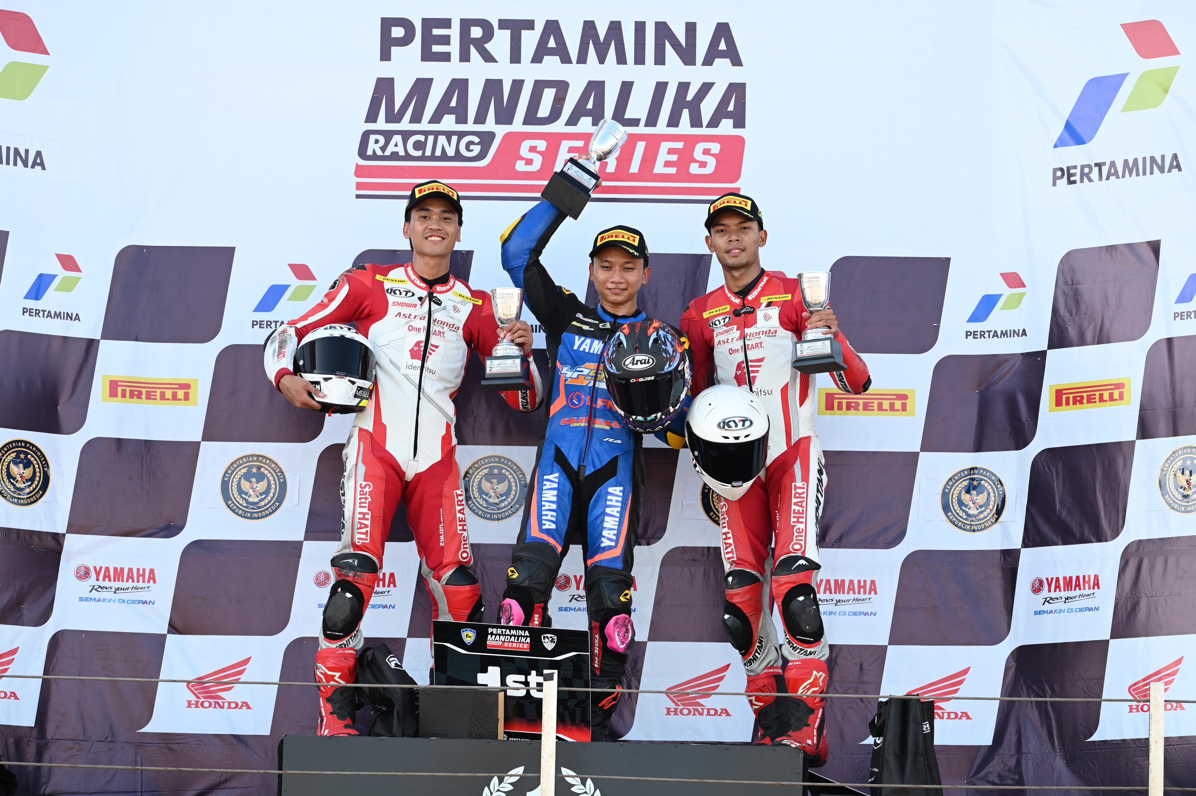 astra honda racing team (ahrt), astra honda, Mandalika Racing Series (MRS), CBR600RR Ngebut Gak Ada Ampun, AHRT Dominasi Seri-4 Mandalika Racing Series 2025