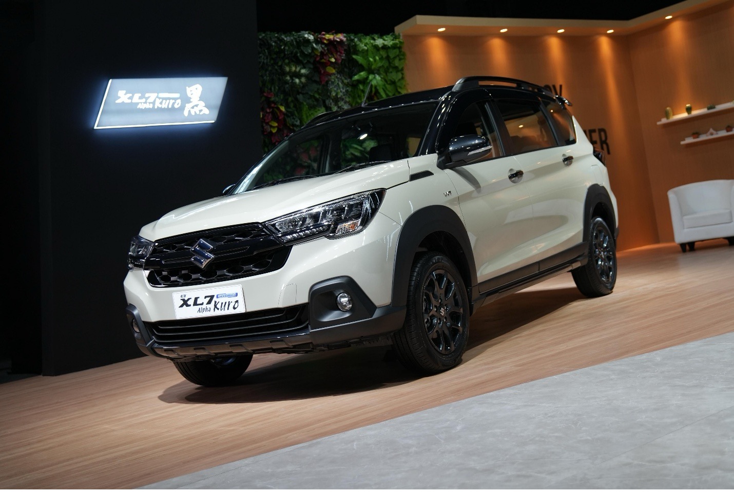 Promo, suzuki, Suzuki New XL7 Hybrid Alpha Kuro, Suzuki New XL7 Alpha Kuro Hybrid Dapat Diskon Hingga Rp 21 Juta, Ini Syaratnya