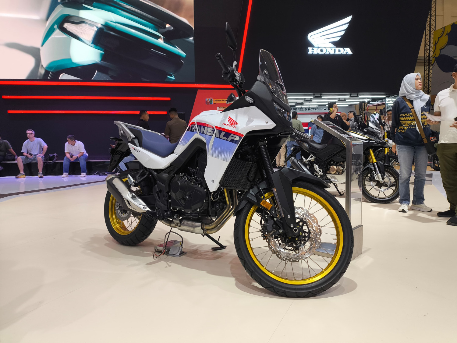 AHM Bawa Line Up Motor Lengkap di IMOS 2025, New ADV 160 Tampil Perdana