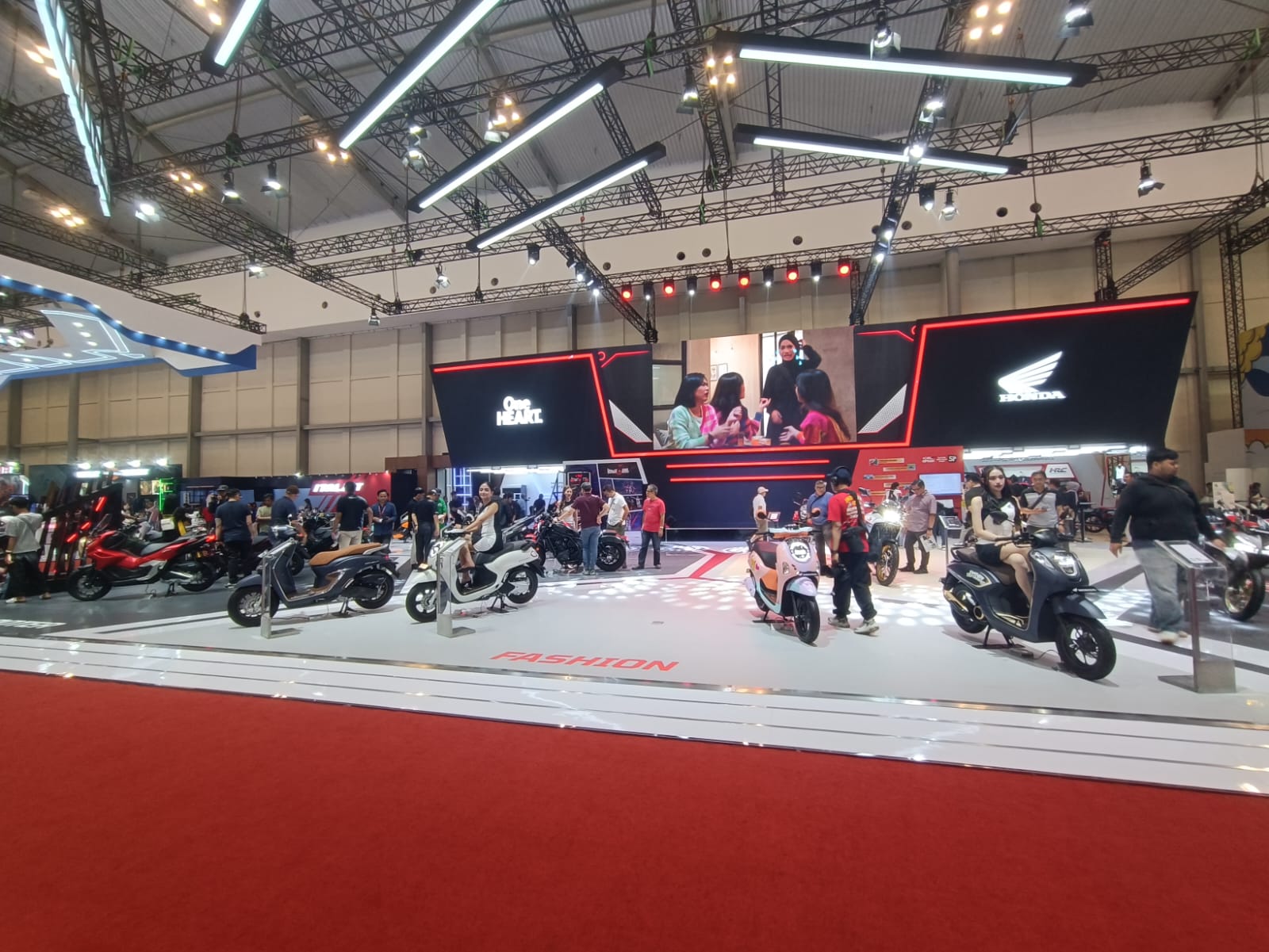 penjualan motor, penjualan motor honda, Astra Honda Motor (AHM), Suku Bunga, BI rate turun, Enggak Cuma Soal Kredit, AHM Ungkap Kunci Penjualan Motor Honda di Tengah Suku Bunga Turun