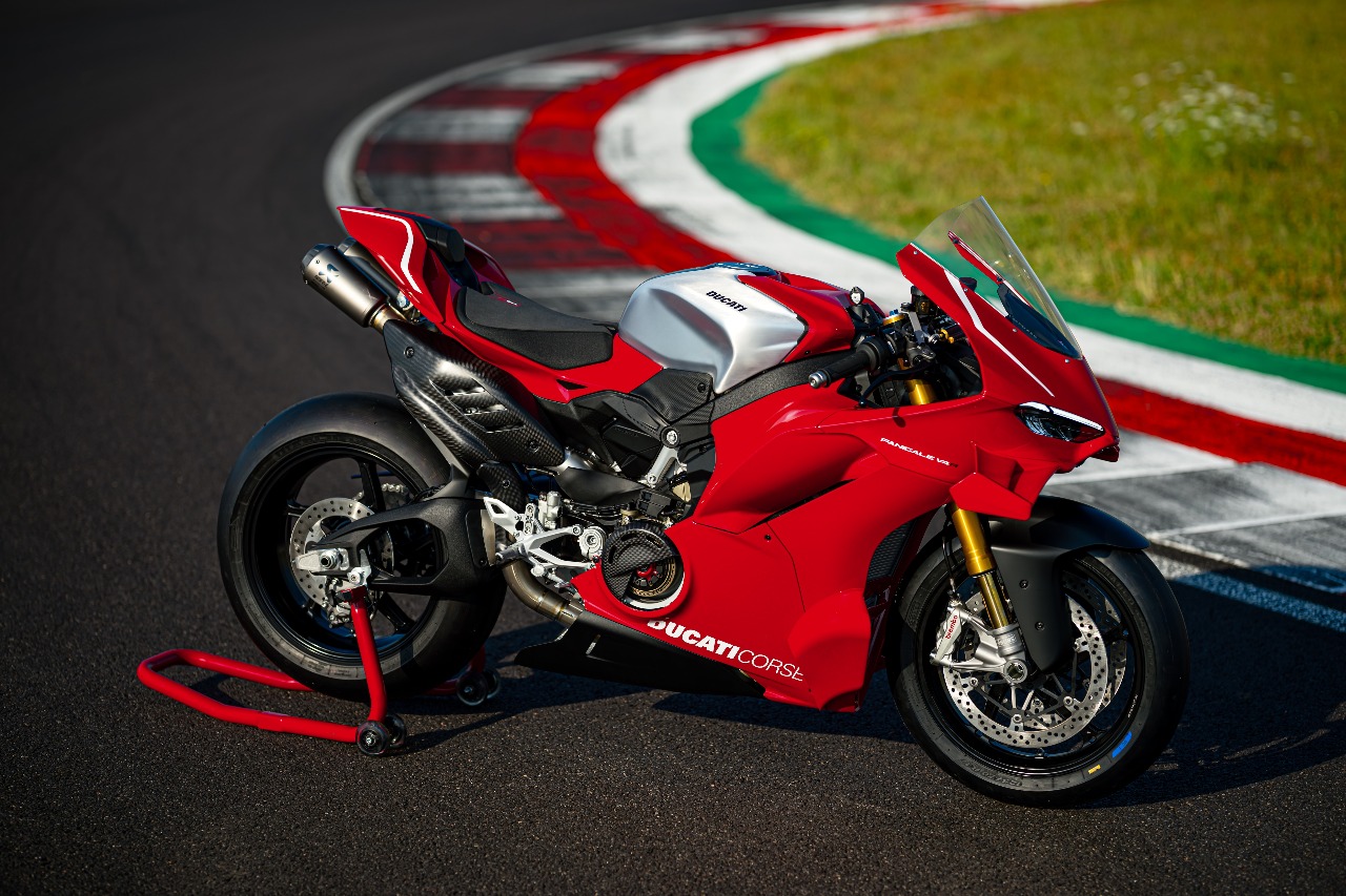 MotoGP, motorsport, wsbk, panigale, DUCATI PANIGALE V4 R, Ducati Panigale V4 R Resmi Diluncurkan, Top Speed Sekencang MotoGP