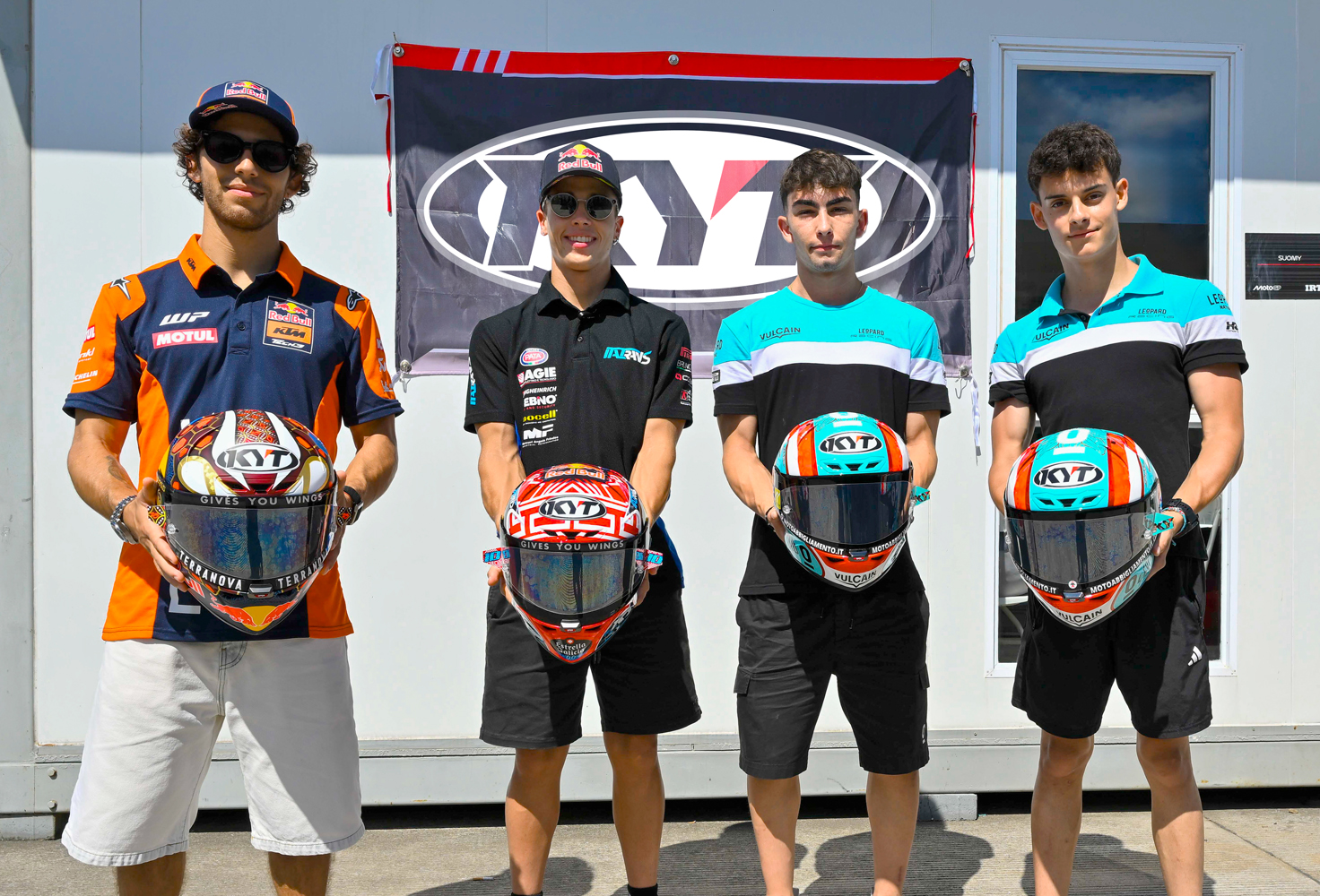 MotoGP, helm, helm pembalap, motogp mandalika, Pakai Helm KYT, Pembalap Ini Pamer Desain Spesial Khusus MotoGP Mandalika