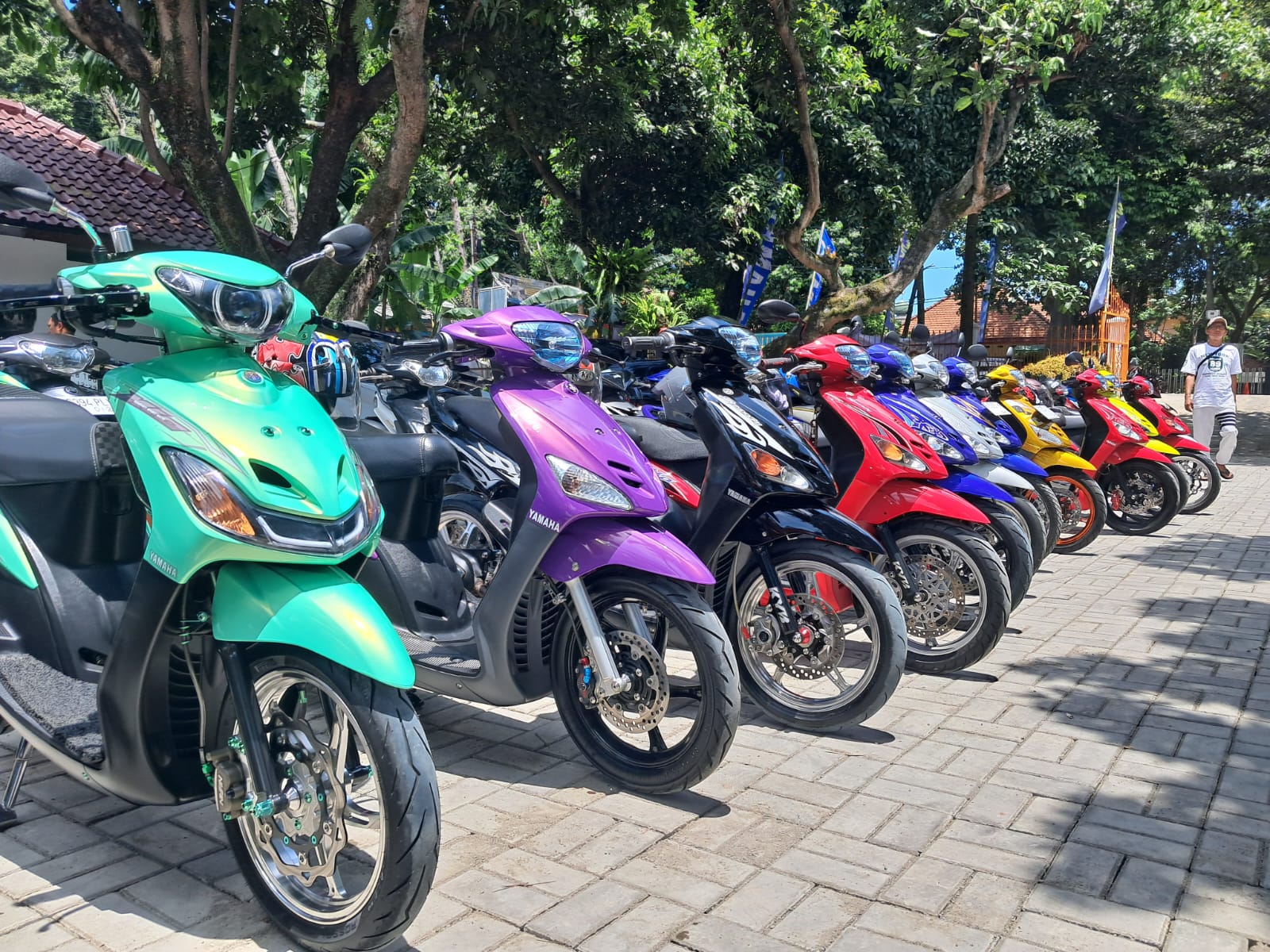 yamaha, yamaha mio, skutik yamaha, mio sporty, mio smile, Demam Mio Sporty Melanda, dari Penghobi sampai Artis Ikut Main