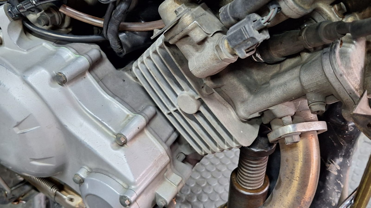 Ramai Blok Silinder Motor Radiator Tapi Punya Sirip, Ini Kelebihannya