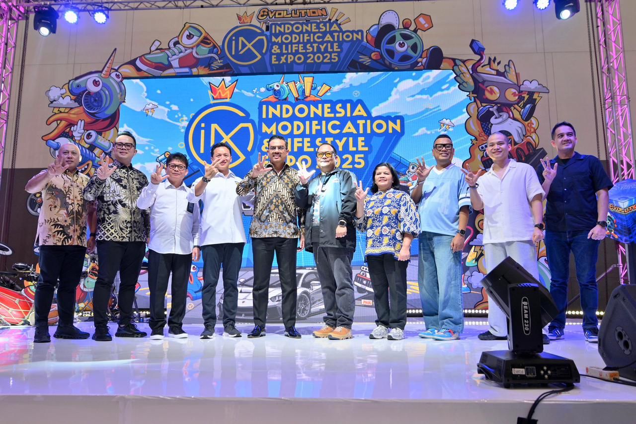 pameran mobil, IMX 2025, Tiket IMX 2025, IMX 2025 Resmi Dibuka, Usung Tema 8volution, Menteri UMKM hingga Ketum IMI Hadir