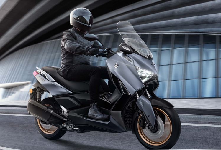 yamaha, yamaha xmax, maxi, harga yamaha xmax, motor matik, Berfitur Canggih, Cocok Buat Touring, Cek Harga Yamaha XMAX 250 Oktober 2025