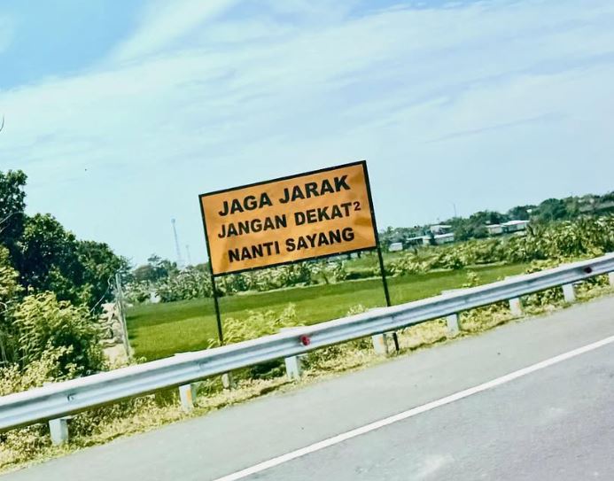 sri mulyani, menteri keuangan, tol trans jawa, rambu jalan tol, Rambu-rambu Lucu, Eks Menkeu Sri Mulyani Ngakak Lihat Rambu di Tol Trans Jawa, Kata-katanya Menggelitik