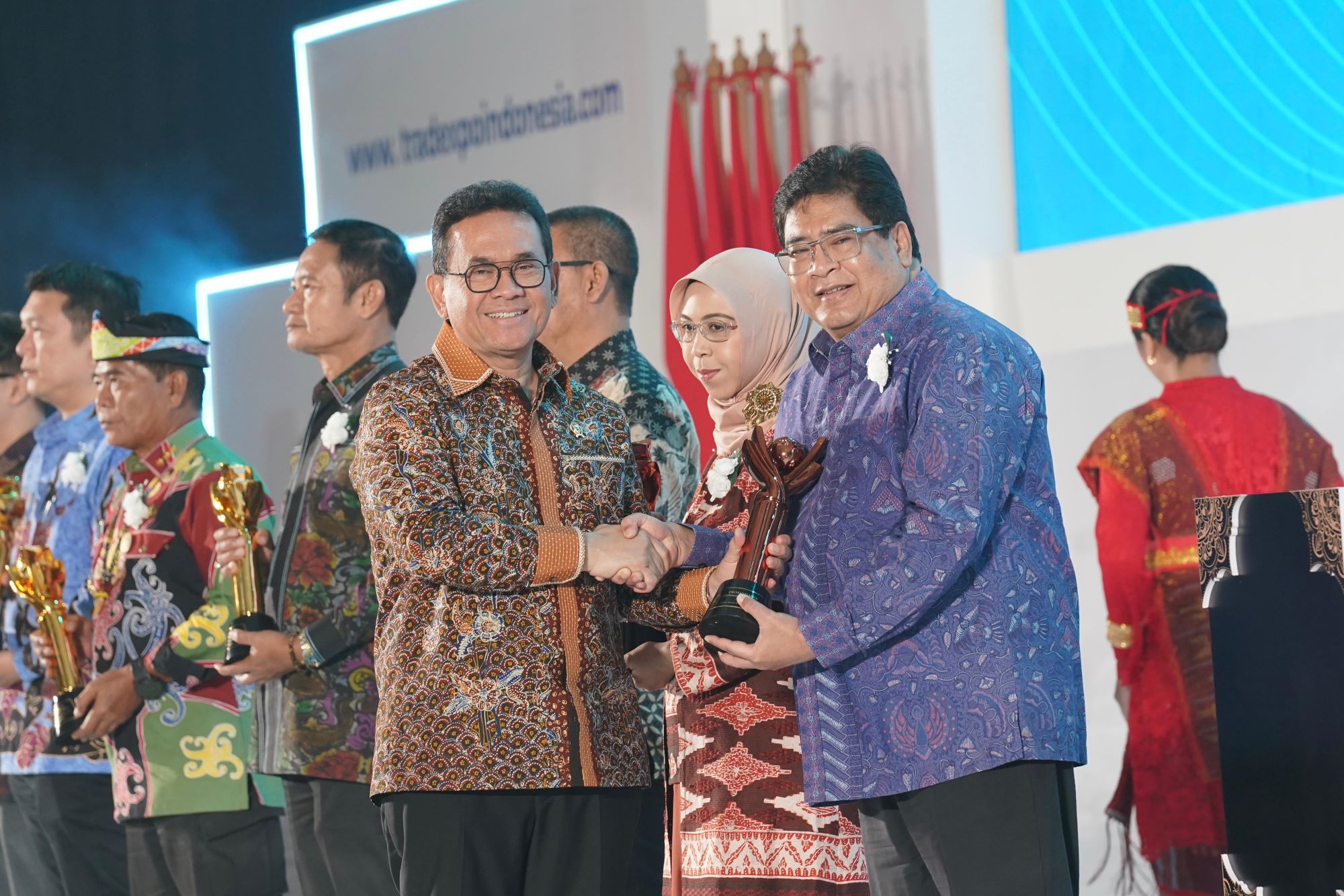 tmmin, PT Toyota Motor Manufacturing Indonesia, kementerian perdagangan, Nandi Julyanto, Primaniyarta Lifetime Achievement Award, Toyota Raih Perhargaan dari Kementerian Perdagangan, Gara-gara Ini