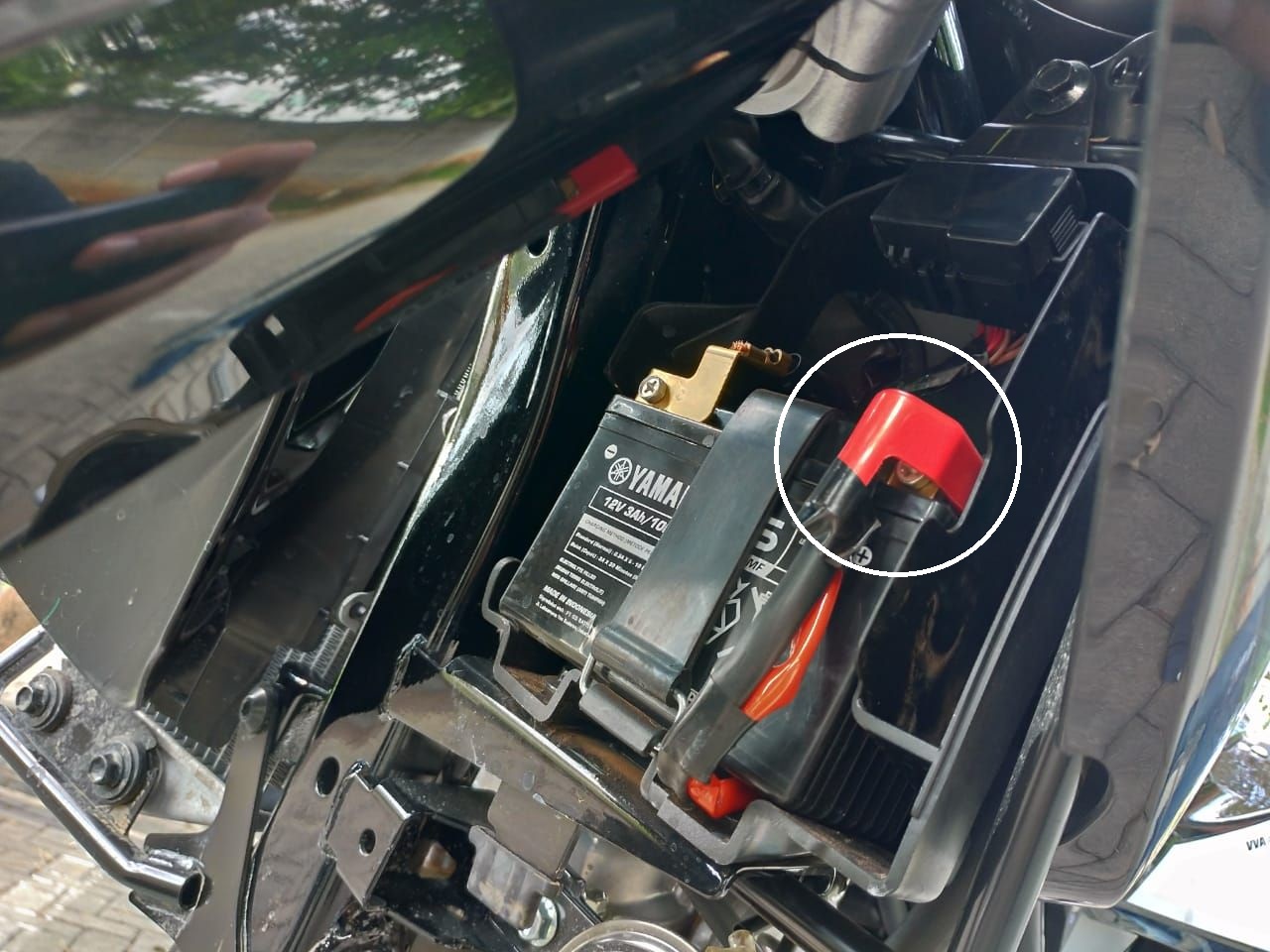 aki motor, motor bekas, tutup terminal aki, tutup terminal aki motor, fungsi tutup terminal aki motor, Alasan Kenapa Tutup Terminal Aki Motor Bekas Jangan Sampai Hilang