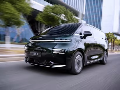 Mau Nikmati 'Kue' di Segmen MPV Premium, Geely Siapkan Lawan Berat Denza D9?