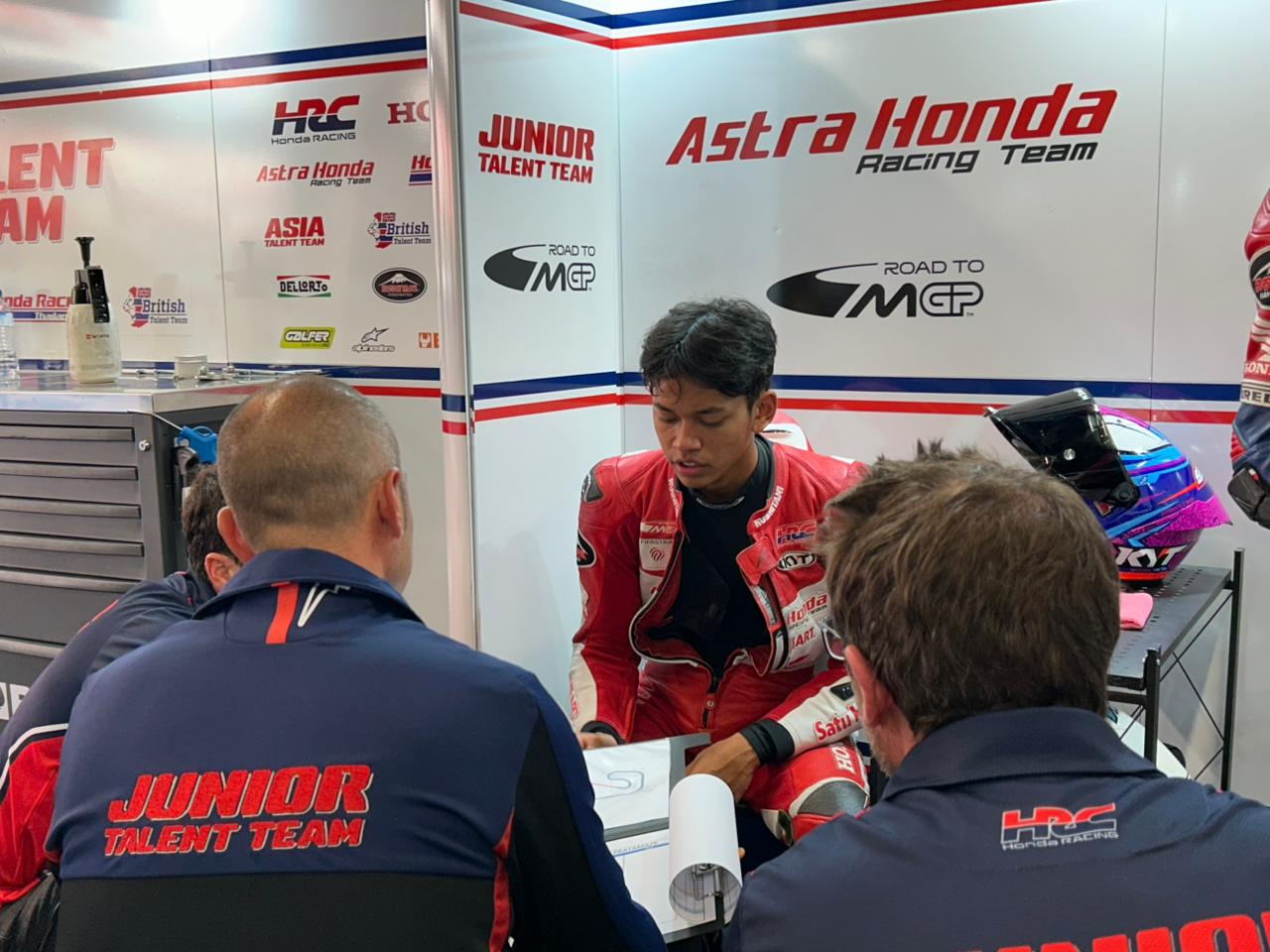 Start Dari Baris Kedua, Veda Ega Optimis Podium di JuniorGP Catalunya