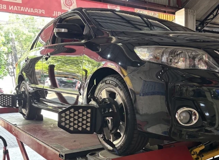 Berapa Sih Biaya Spooring dan Balancing Mobil di Bengkel Umum?