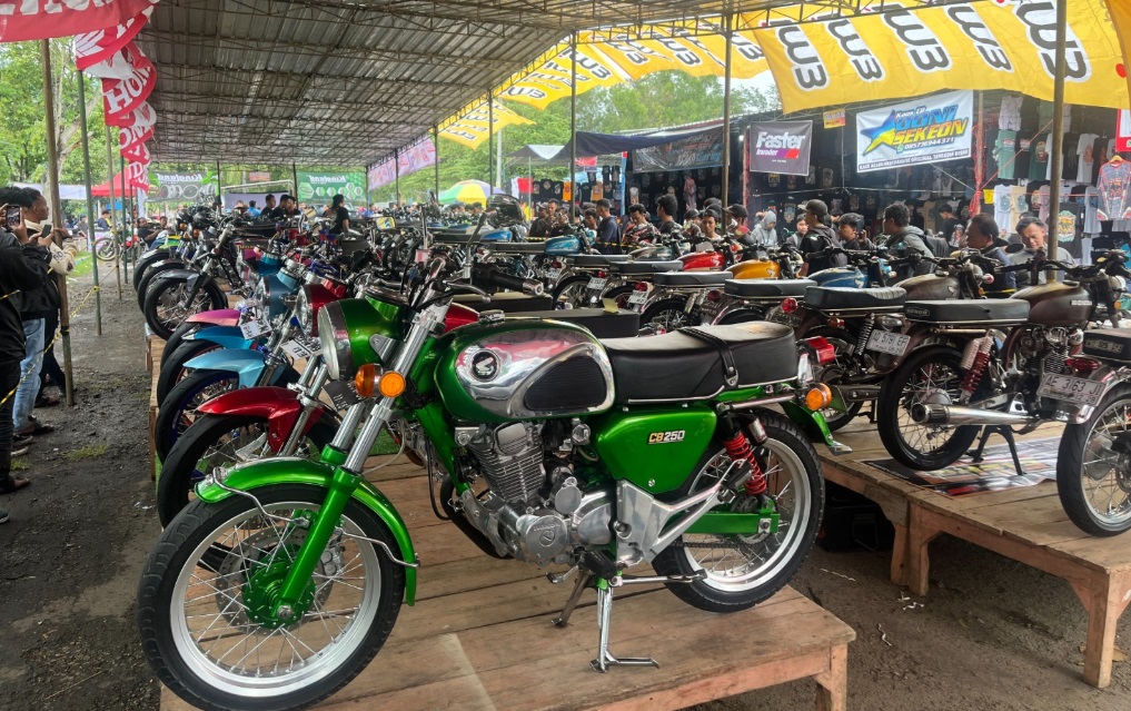 Nyeni Mase! Ribuan Honda CB Lawas Rayakan Anniversarry 2 Dekade di Wonogiri