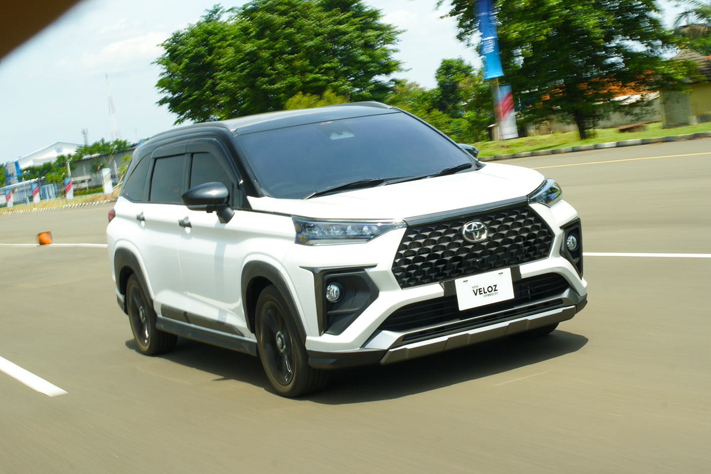 Powerful! Begini Spesifikasi Tenaga dan Torsi Toyota Veloz Hybrid