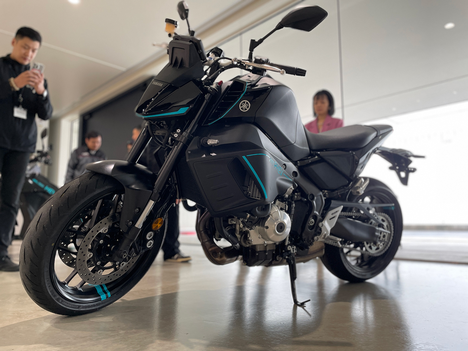 Terobosan Yamaha, Moge 3 Silinder MT-09 Dijejali Teknologi Hybrid PHEV