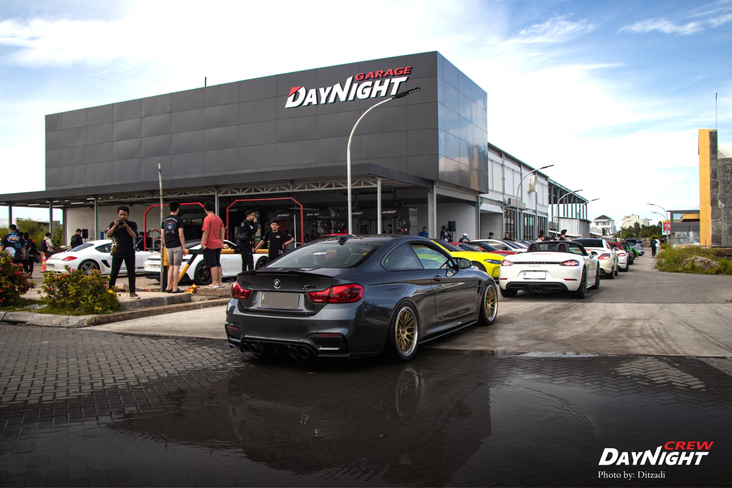 Bukan Car Wash Biasa, Day Night Garage Hadirkan Konsep Hangout Kekinian di PIK 2