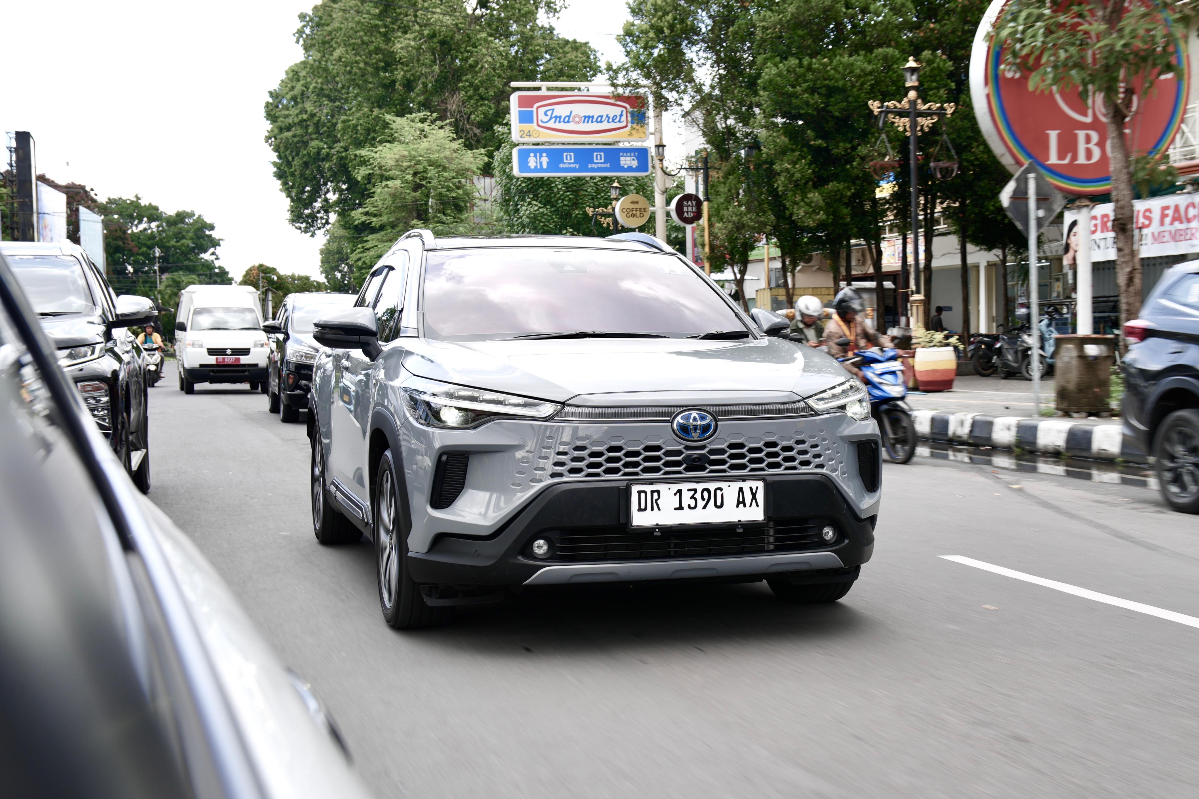 Jalan-jalan Di Lombok, BBM Toyota Corolla Cross HEV Bisa Seirit Ini