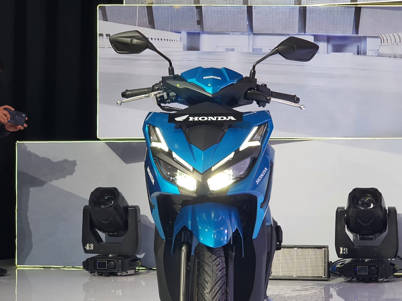 Ini Kelebihan Headlamp Honda Vario 125 Baru Dibanding Varian Lama