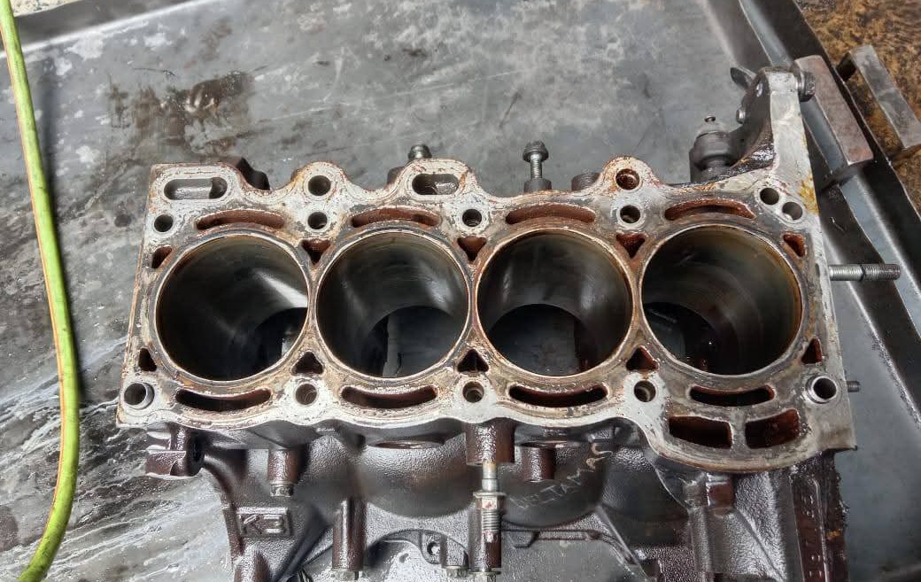 Apa Itu Water Hammer Pada Mobil dan Kenapa Sering Terjadi Saat Banjir?