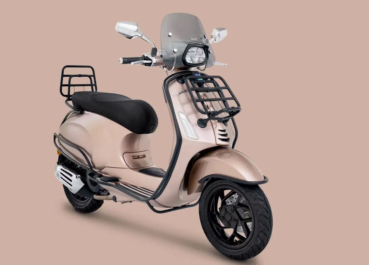 Bergaya Skutik Touring Kalcer, Vespa Sprint Edisi Spesial Ini Cuma Dibikin 400 Unit