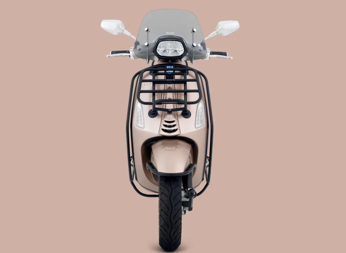 Bergaya Skutik Touring Kalcer, Vespa Sprint Edisi Spesial Ini Cuma Dibikin 400 Unit