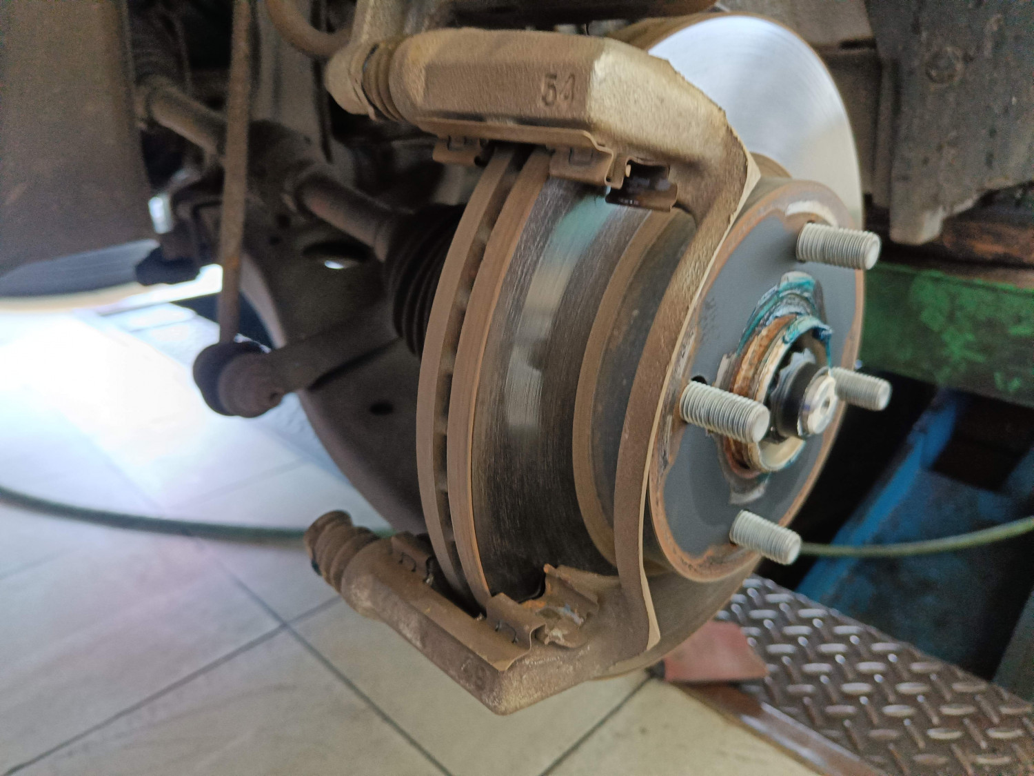 Bubut Piringan Cakram Mobil Jangan Melebihi 0,6 Mm, Ini Risikonya