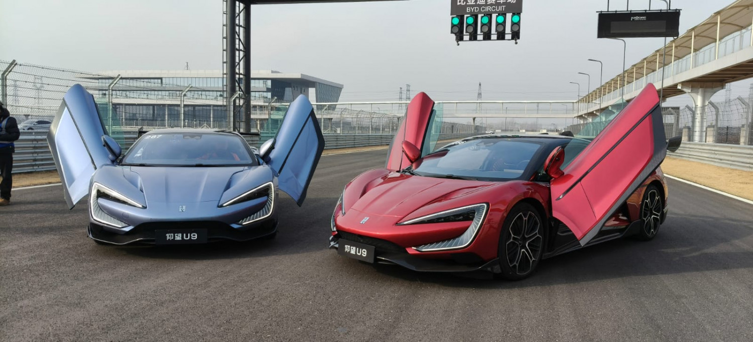 Ada Empat Motor Listrik, Buasnya Tenaga e4 Platform Mobil Listrik BYD