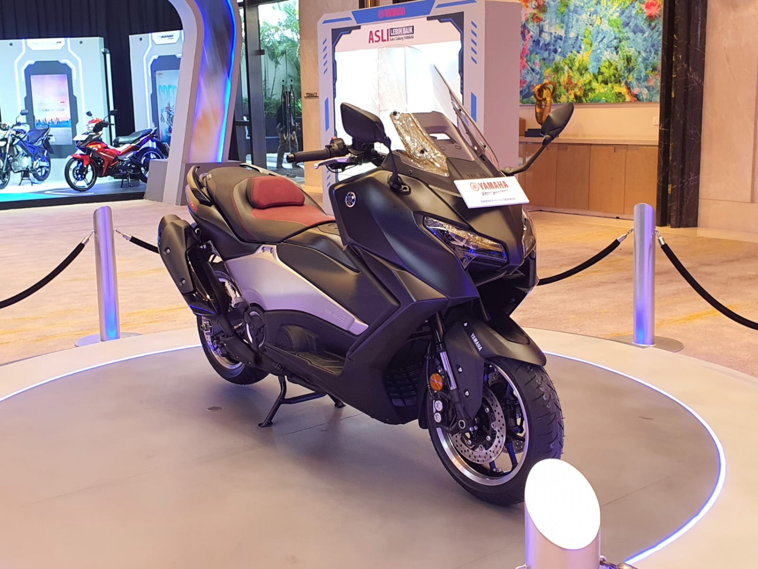 Sekilas Mirip, Ini Perbedaan CVT Yamaha TMAX Dengan Motor Matic Lain
