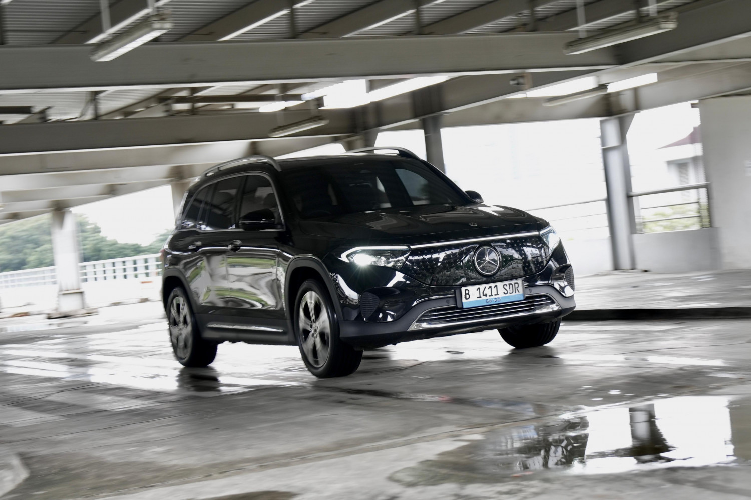 Punya Soket CCS2, Secepat Apa Ngecas Baterai Mercedes-Benz EQB 250+?