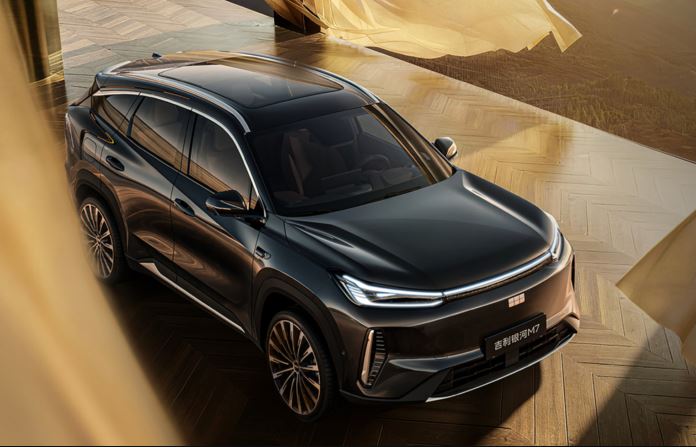 Cuma Butuh 3,35 Liter Bensin buat Tempuh 100 Km, Inilah SUV PHEV Baru dari Geely