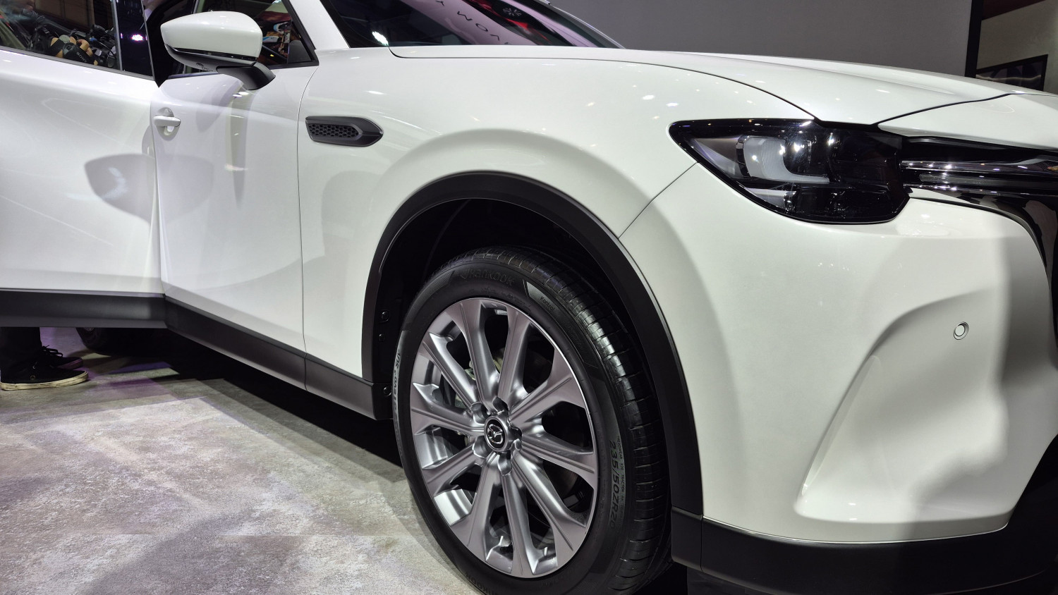 The New Mazda CX-60 Sport Resmi Diperkenalkan di Ajang IIMS 2026