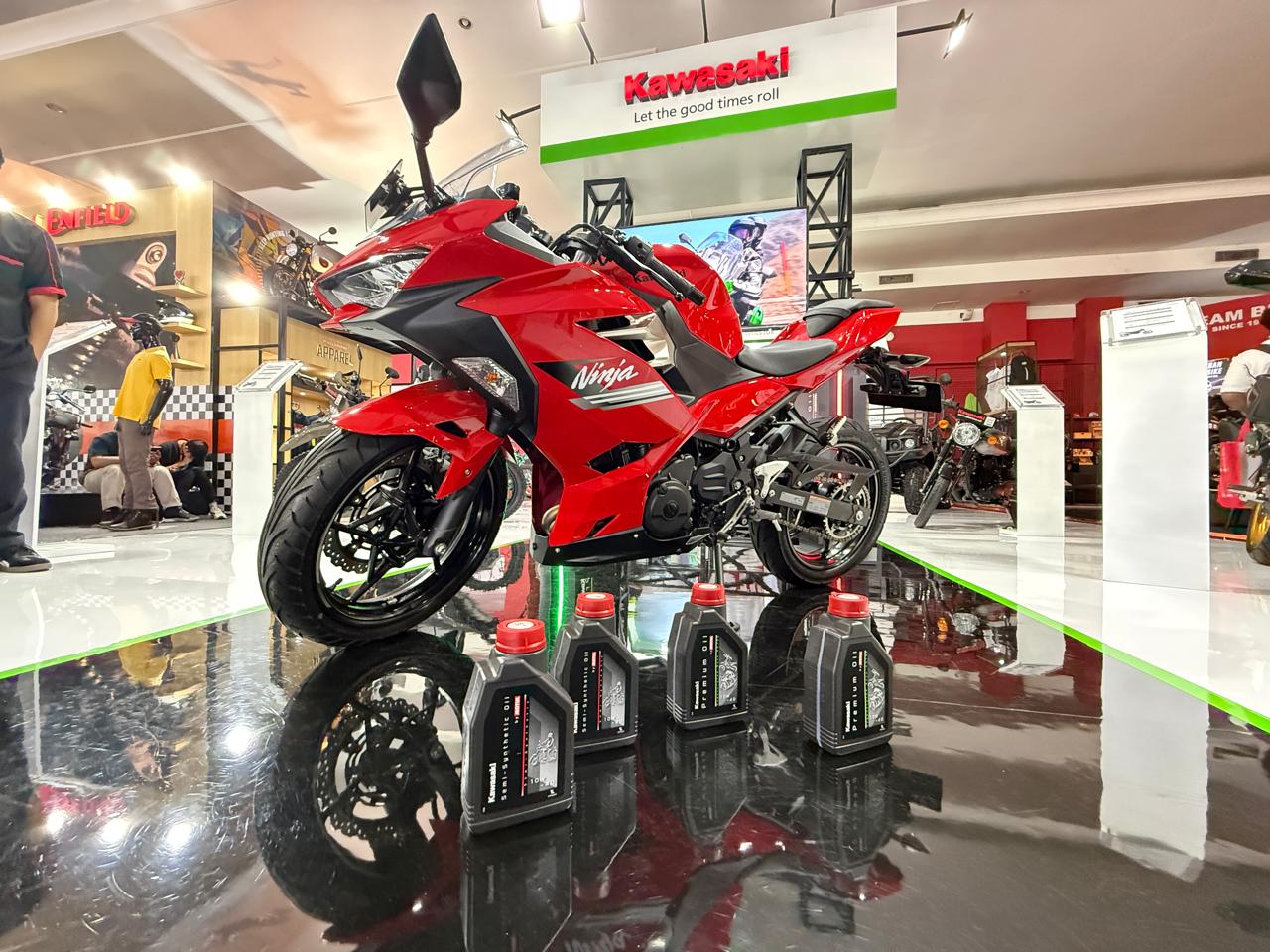 Sinergi Motul x Kawasaki di IIMS 2026,  Beli Motor Dapat Oli Gratis Premium Oil Formula Ester