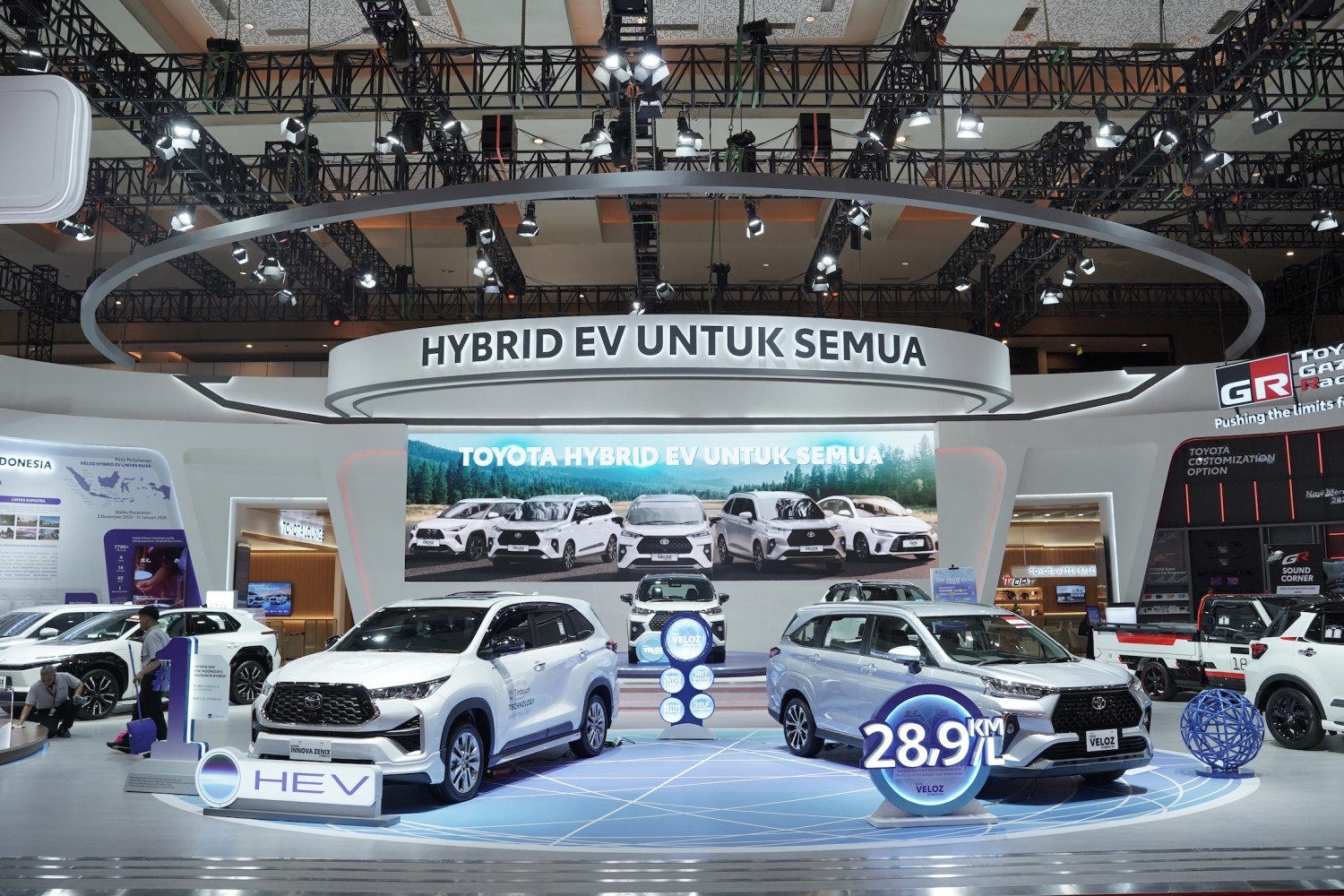 Jadi Tulang Punggung Baru, Zenix Hybrid dan Veloz Hybrid Terlaris di IIMS 2026