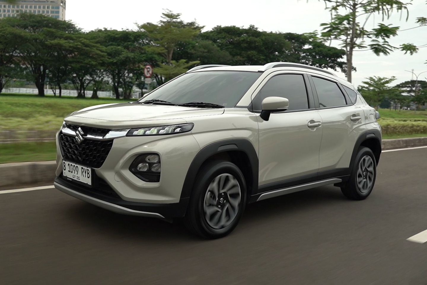 Suzuki Fronx GX Bikin Dompet Enggak Kering Pas Mudik, Ini Alasannya