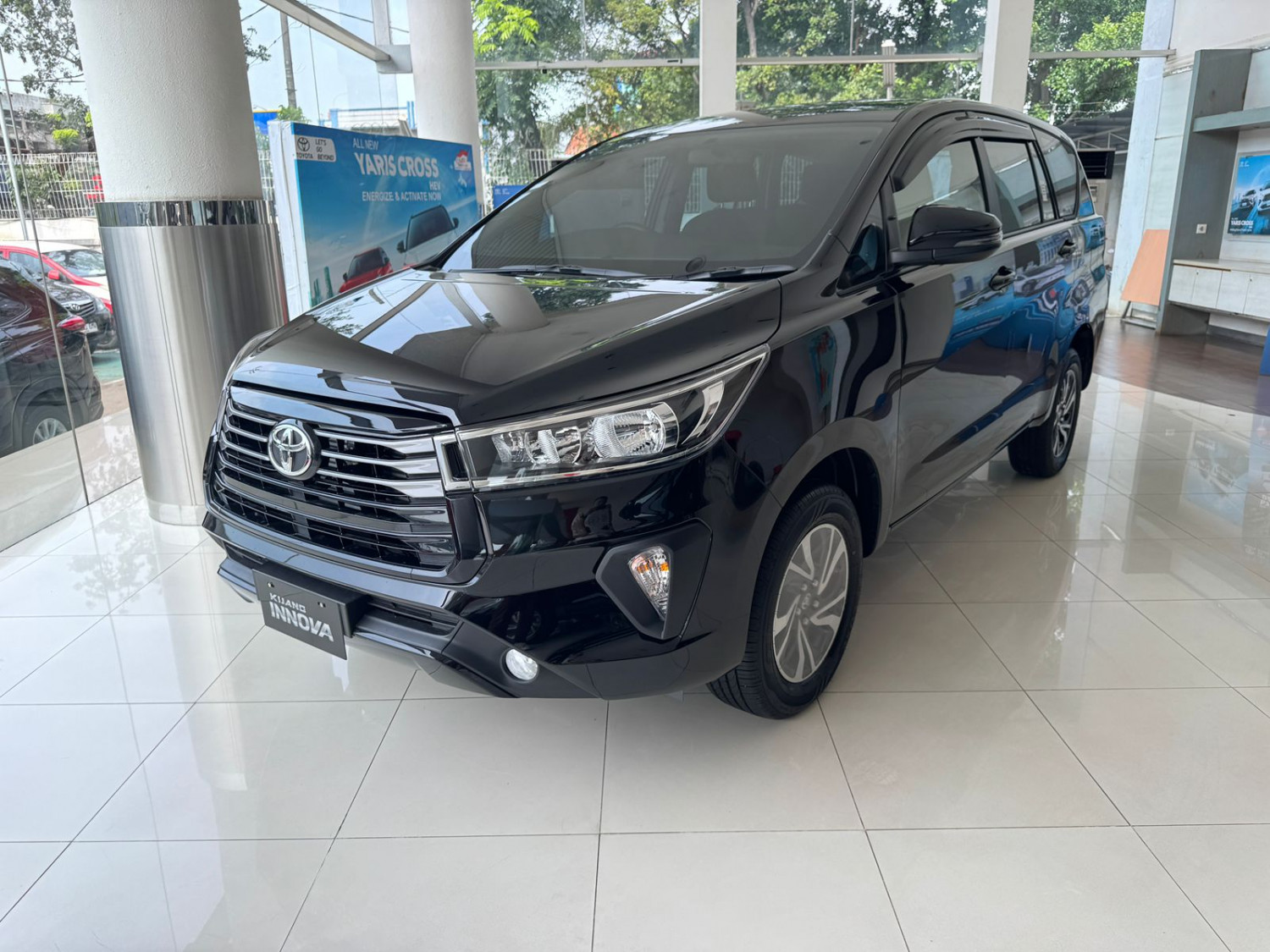 Gak Cuma RWD, Ini Faktor Lain Yang Bikin Kita Kepincut Innova Reborn